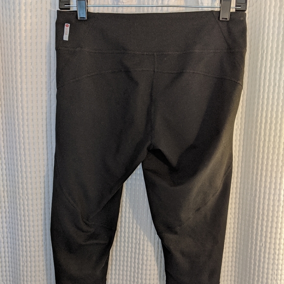Zella Live In Black Legging Capris Size Medium - Picture 5 of 6